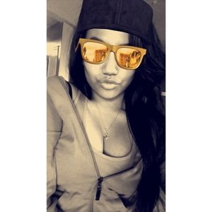 Meet your Posher, Quinn